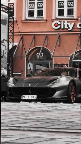 I had 4 minutes to film 😭✌️ #ferrari #812 #superfast #v12 #edit 