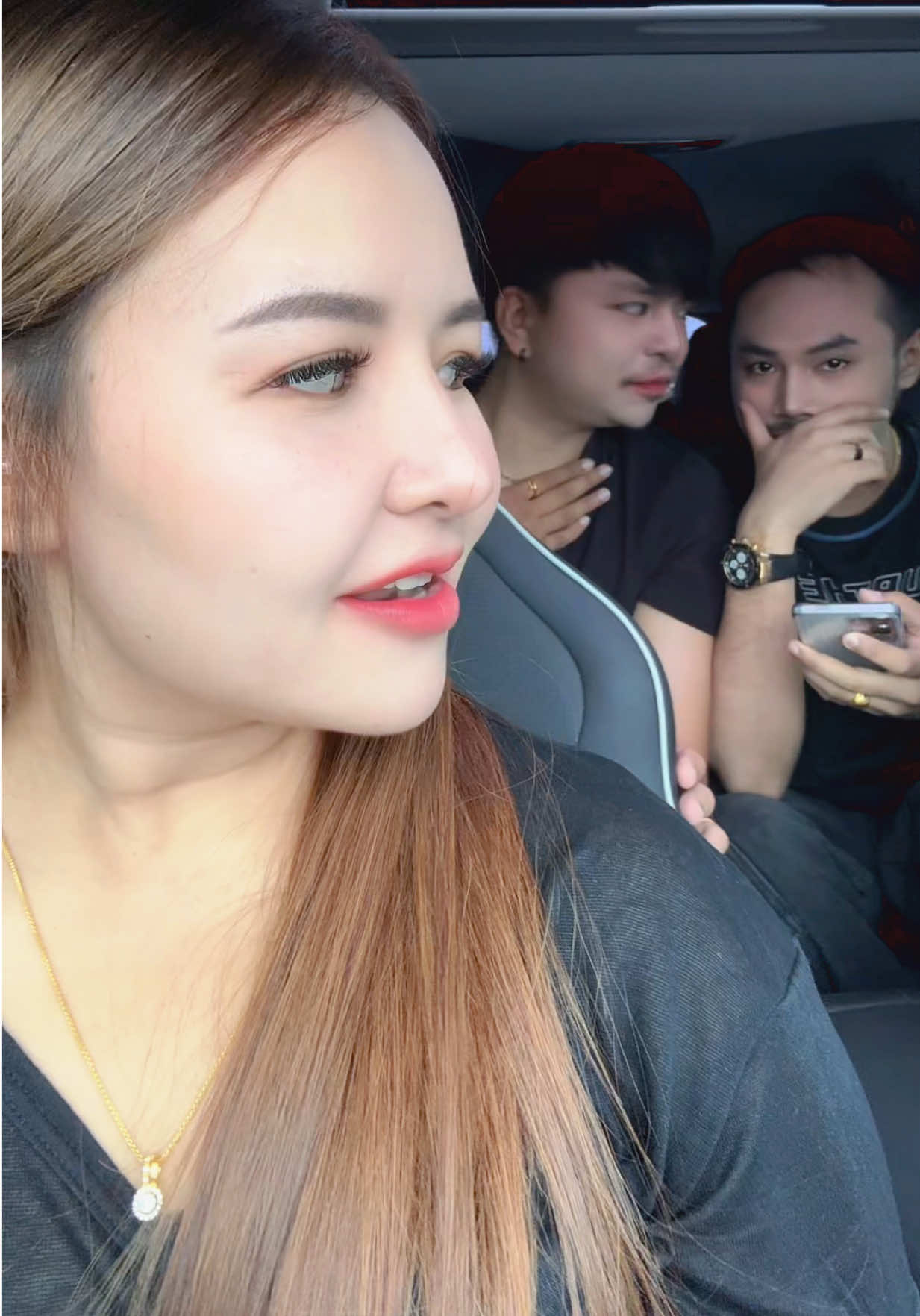 เรื่องเพื่อนก็เหมือนเรื่องเรา 😜 555