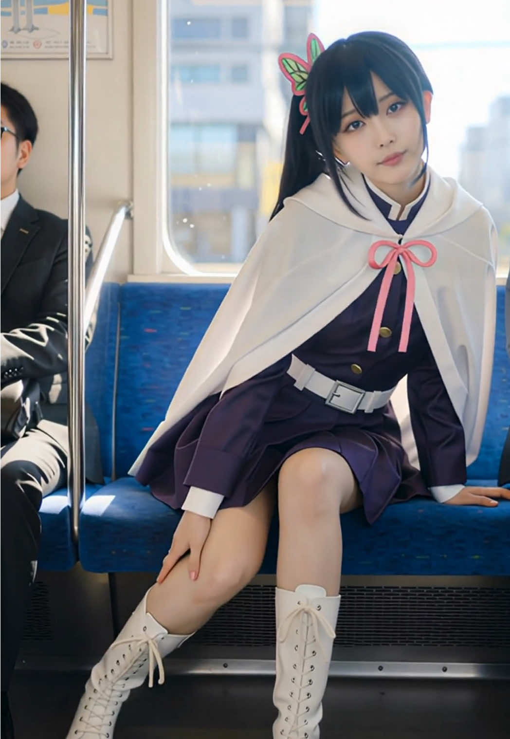カナヲのコスプレイヤーが… ※撮影・投稿の許可取得済み #鬼滅の刃  #コスプレ #栗花落カナヲ #ハプニング #電車 