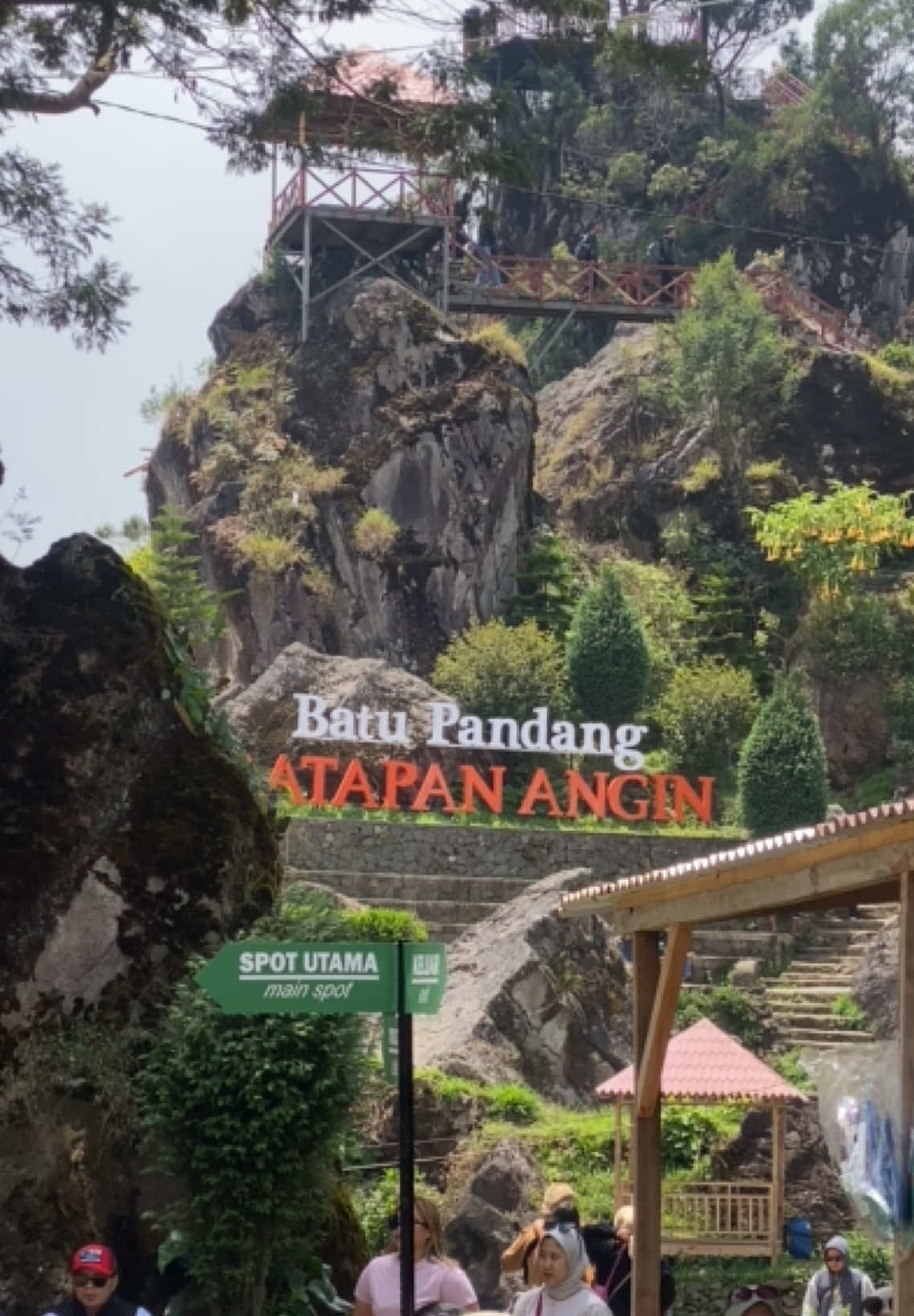 Siapa nih yang udah pernah kesini?🙌 #dieng #batupandangratapanangin #villadieng #fyp #fyppppppppppppppppppppppp 