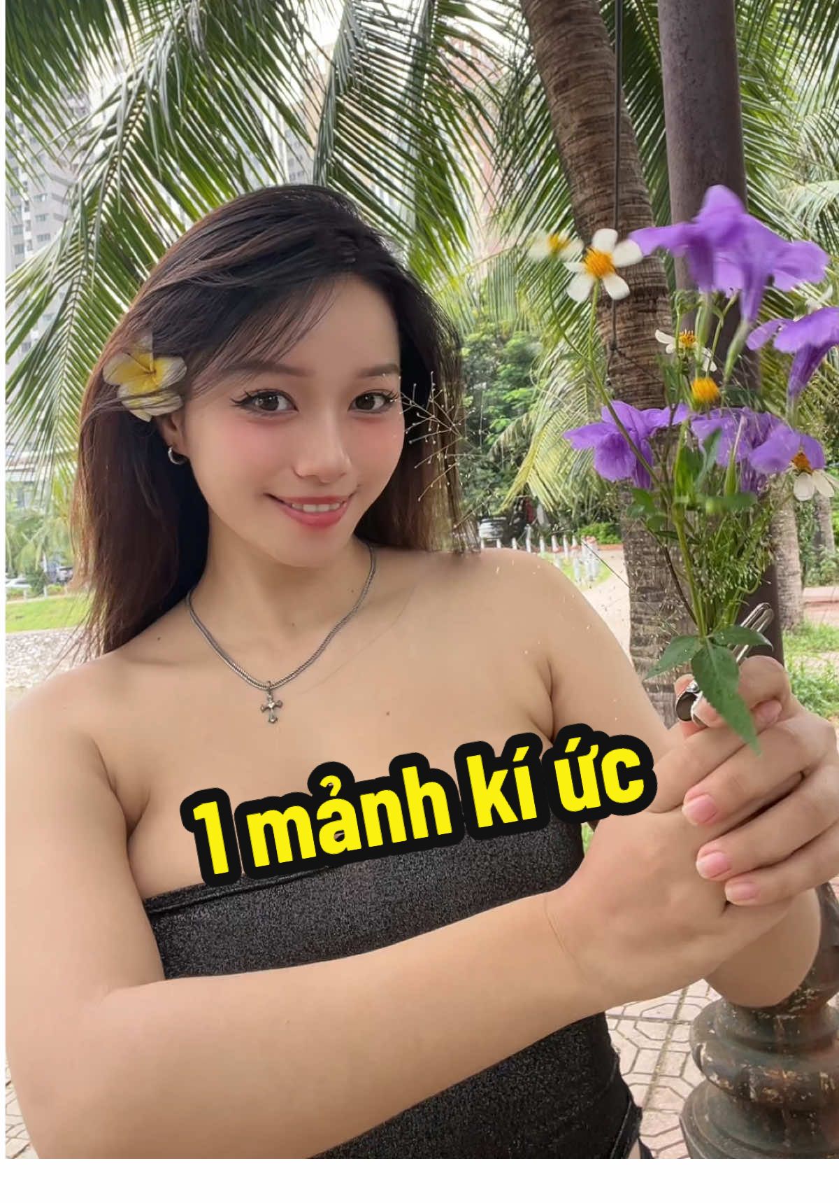 1 mảnh nhân cách em chia ra làm 2 phần