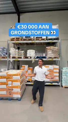 A little sneakpeek behind the scenes #warehouse #cinnamonroll #behindthescene #fyp #bakery 