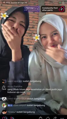 hallo,  di sini waktu tgl 13 juli 2025 kita lagi live dan di situ ada yg komen  'yang jilbab hitam jaga kesehatan ya jilbab putih jaga kuburan aja sana' waktu itu kita ktwa