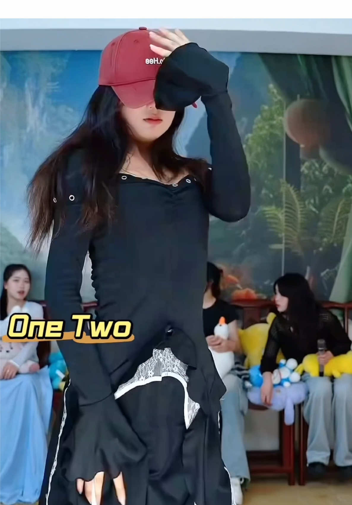 想知道这些女孩们在中国做什么吗？她们在中国的真实工作就是跳舞💃，欣赏下她们的舞蹈#dance #tiktok #china #fyp #台灣 