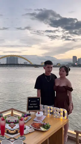 “ Lần này em đặt một ván cược lớn, đó là yêu anh bằng tất cả sự tử tế, dịu dàng cuối cùng mà em còn xót lại, em mong là em sẽ thắng…”