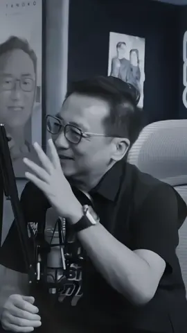 Gini nih kalo pengusaha beneran! Andrew Susanto nekat mulai bisnis Pusat Gadai Indonesia dengan modal pinjaman 100% dan harus bayar bunga 2% per bulan! Sebuah beban yang sangat berat! Tonton sampai habis buat liat cara dia survive! #andrew8is #andrewsusanto #pusatgadaiindonesia #hutang #kisahsukses 