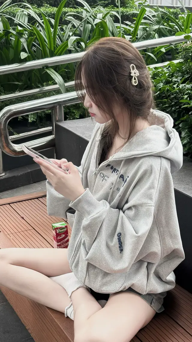 em xin lỗi.. @Cinder Local Brand 