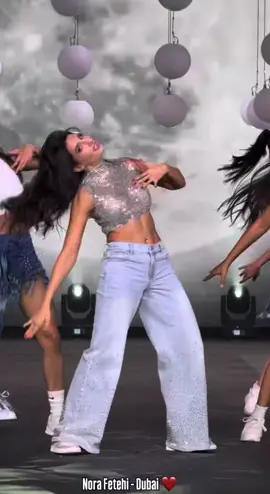 Nora fateh in dubai❤️  #norafatehi #yoyohoneysingh🔥🔥🔥🔥🔥🔥 #newsong #viraltiktok #dancer #actor #b 