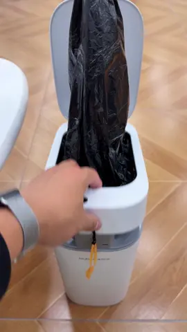 Smart trash can 🚮 #fentysuperbrandday #LanguageLearning #fyp #tiktokshop #joybos #tiktokshopblackfriday #goodstuff #tiktokmademebuyit #tiktokshoprestock #smarttrashcan #trashcan #tiktokshopfalldealsforyou 