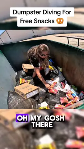 #foryou #foryoupage #fyp #dumpsterdiving #dumpster #viral #trending #treasurehunt #ThriftFinds #FreeStuff