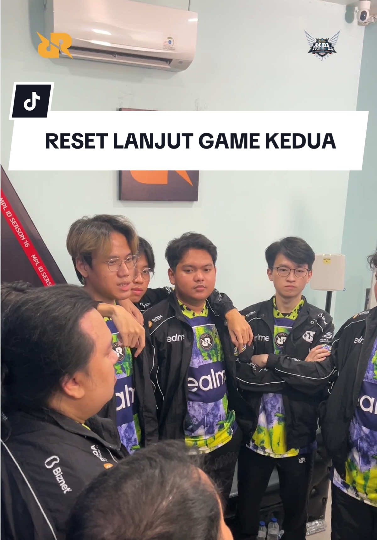Saatnya reset lanjut game ke-2 Royal Bestie kita ges! @MPL Indonesia #teamrrq #vivarrq #mplids16 #mplindonesia #MobileLegends 