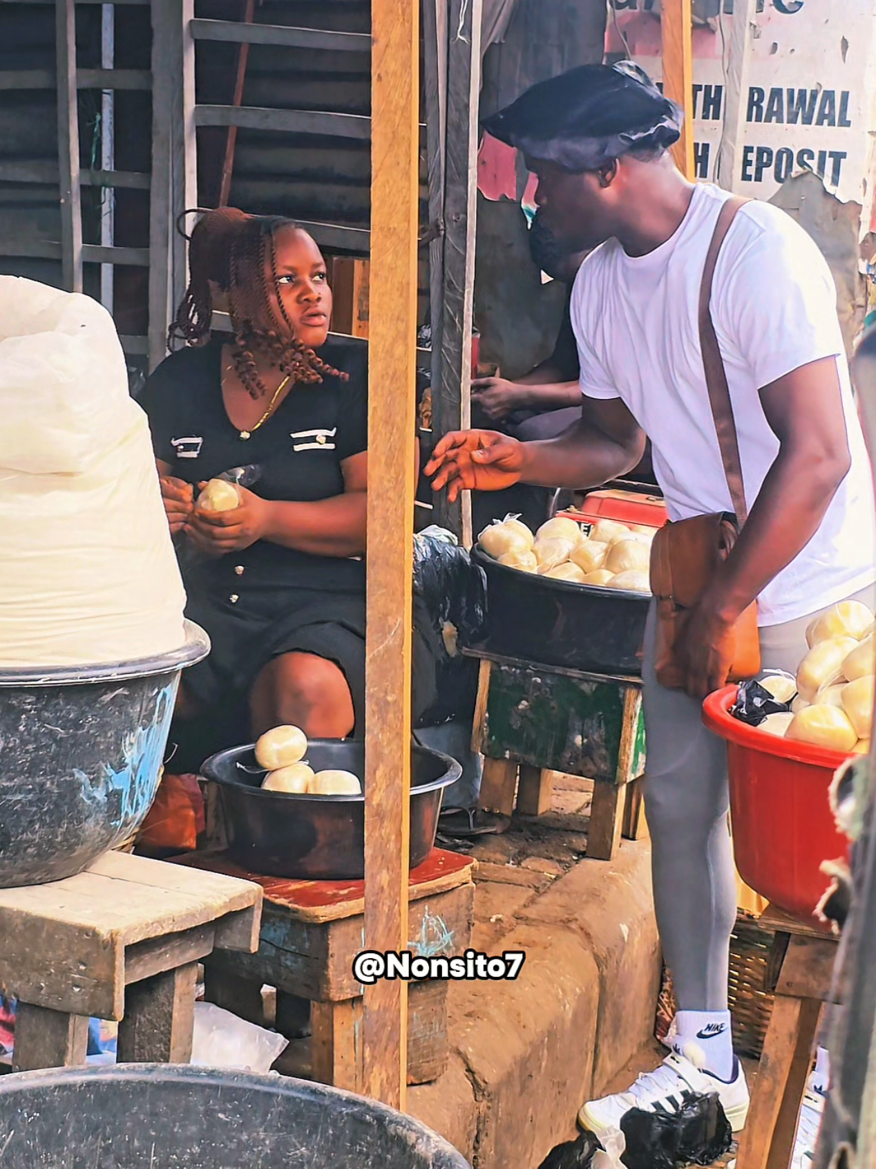 This Fufu seller reaction to Gbola will shock you 😲. Watch closely  @Tiwalade @26  . #funnyvideos😂 #tiktokviral #nonsito7 #videos #funnytiktok 