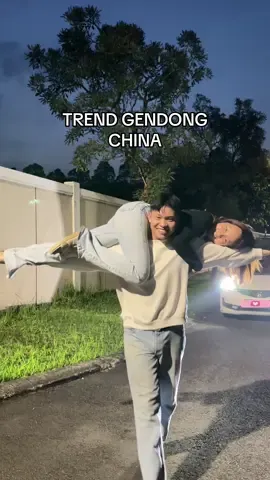 ternyata kamu enteng banget yaa beb 🥹🤏🏻 @Lauraa #LauraVincent #fyp #couple #relationships #trendgendongpundak 