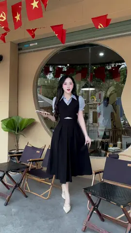 Váy thiết kế liền thân phối tơ hoạ tiết nơ, dáng A xếp ly dài #vaythietke #vayxinh #vaydep #OOTD #viral 