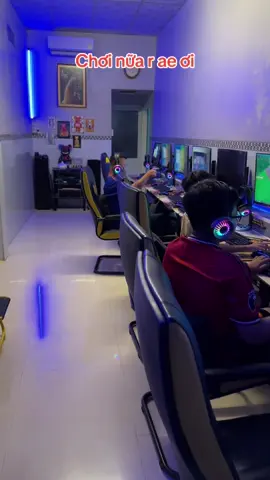 A3 tối nay lên nhạc. Mình với a3 làm clip cho ae cuối tuần xem vui vẻ. Cảm ơn ae thương yêu ủng hộ mình & a3 trong tgian qua ❤️❤️#xuhuong #anhba #phat_adidas #internet 