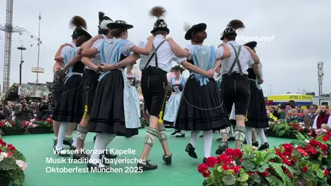 Promi #Wiesen Konzert Kapelle Musik traditional bayerische Promi ##WiesenOktoberfest München 2025 Promis Wiesn ##PromisOktoberfest München 2025 ##OktoberfestMünchen2025AgenturppF ##4you