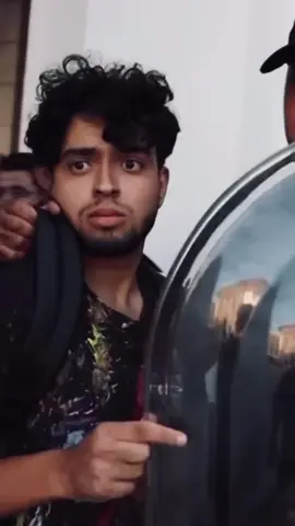 ينص الفصل 29 من الدستور المغربي على ان حرية الاجتماع و التظاهر السلمي حق مضمون ، وينص في الفصل 22, من اسمى قانون في البلد ايضا على أنه لا يجوز المس بالسلامة الجسدية او المعنوية و اسطر على المعنوية ، لأي شخص ، في اي ظرف ، و من قبل اي جهة ، خاصة او عامة #freekoulchi 