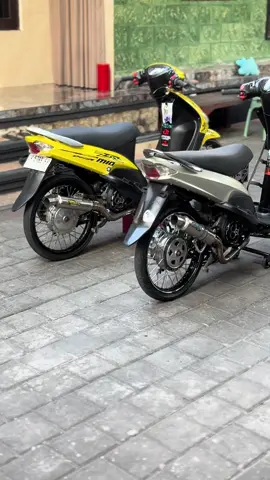 Duo kece nya kk🥱@Bekescoot😇 #fyp #official_cesso #miosporty #miosilver #bali #miokuning #tabananstyle🤪 #cumanmio #masukberanda #fypage 