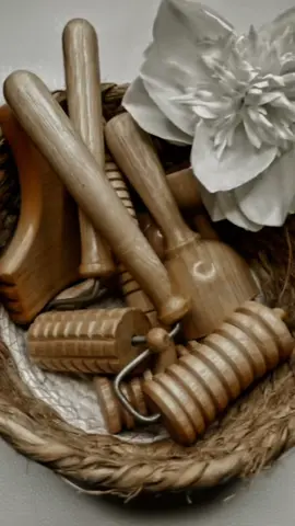 Si tu te sens souvent lourde, fatiguée, ballonnée… le drainage est ton meilleur allié. 🌿✨ Avec Anaïs, on t’emmène dans les coulisses d’un soin qui aide ton corps à éliminer, se sentir plus léger et retrouver de l’énergie. Un vrai moment de bien-être qui agit de l’intérieur comme de l’extérieur. 💆🏼‍♀️ Et toi, tu as déjà testé le drainage lymphatique ? Dis-moi en commentaire ⬇️ ✨ Bonus : en venant de ma part, tu bénéficies de -20 € sur ta séance. *Prestation offerte   #drainagelymphatique #detox #SelfCare #bienetre #bodycare @Anais Royer Institut 