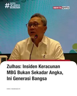 Menteri Koordinator (Menko) Bidang Pangan Zulkifli Hasan (Zulhas), menegaskan insiden keracunan akibat program makan bergizi gratis (MBG) tidak boleh dipandang hanya sebagai angka statistik. Zulhas mengatakan pihaknya pun melakukan evaluasi pada Satuan Pelayanan Pemenuhan Gizi (SPPG), bukan hanya yang terkendala keracaunan makanan tetapi seluruhnya. Selain itu, Pemerintah menutup sementara sejumlah dapur MBG yang dikelola SPPG. Zulhas juga menegaskan semua dapur SPPG wajib memiliki sertifikat laik higiene sanitasi (SLHS). Update berita selengkapnya di Beritasatu TV, BTV, BeritaSatu.com, & YouTube BeritaSatu! #MakanBergiziGratis #Keracunan #ZulkifliHasan #SaatnyaIndonesiaBerbenah #BeritaSatu