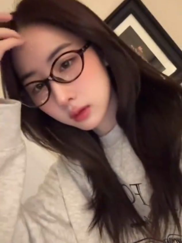 finally can see her wearing glasses again🥹 #โยโกะอาภัสรา #yokoapasra #apasraa #yoko 