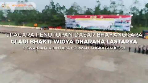 Upacara penutupan Pendidikan dan Latihan Dasar Bhayangkara (DASBHARA) siswa Diktuk Bintara Polwan Angkatan ke-58 dengan sandi GLADI BHAKTI WIDYA DHARANA LASTARYA dilaksanakan dengan khidmat pada hari Sabtu bertempat di Satlat Brimob Korbrimob Polri. Momentum ini menjadi simbol berakhirnya rangkaian pembentukan dasar mental, disiplin, serta jiwa korsa para siswa Polwan yang telah ditempa dengan berbagai materi dan latihan selama masa pendidikan. Dengan penuh semangat kebersamaan, upacara berlangsung tertib dan khidmat, menegaskan kesiapan para siswa untuk melanjutkan pengabdian dalam meniti karier sebagai insan Bhayangkara. Upacara penutupan tersebut dipimpin langsung oleh Dansatlat Korbrimob Polri, Kombes Pol Deonijiu De Fatima, S.I.K., S.H., yang memberikan arahan serta penekanan pentingnya menjunjung tinggi nilai integritas, loyalitas, dan profesionalisme dalam melaksanakan tugas. Kehadiran beliau menambah makna khusus pada acara ini, sekaligus menjadi bentuk perhatian serta tanggung jawab komando dalam me