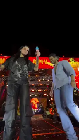 A dupla do momento! 🔥 Ana Castela e Zé Felipe arrasando no palco e deixando todo mundo com ainda mais expectativa para o feat e por... outras coisinhas. 👀 E aí, o que você acha que essa parceria vai muito além da música? Comenta aí o que você acha! 👇 #zefelipe #anacastela #boiadeira  #aparecidadegoiania 
