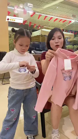 Trả lời @lensapa không phải lăn tăn gì nữa đâu ạ, chất đẹp mà phom con em mặc thử lên đẹp lắm 