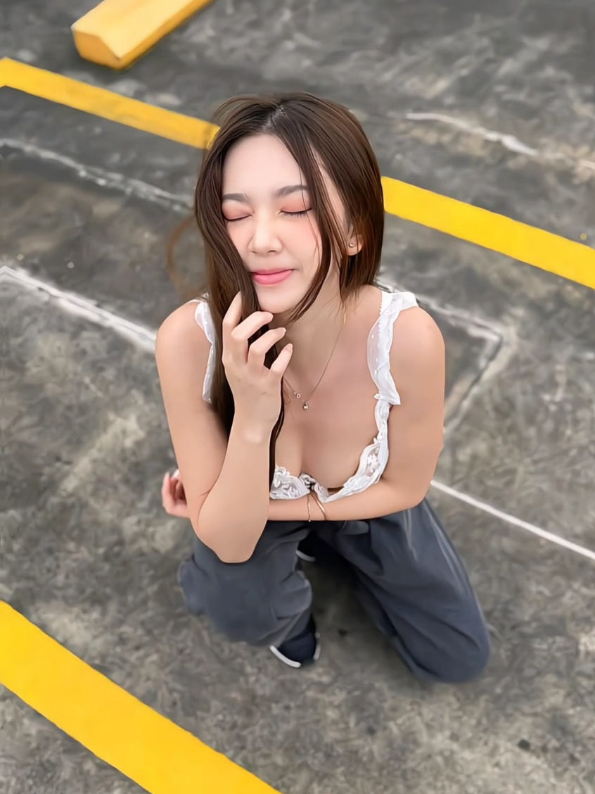 lora selalu cantik terus 😋 #lauraziphoraa #joyyntic  #lora #fyp #fouryoupage 