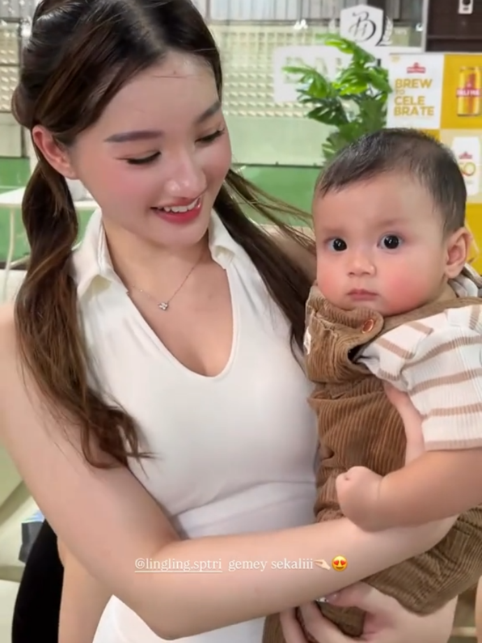 lucu bangett😭 #elzhard #elzhardrahadianaskara #elkerung #dedekbayi #masyaallah 