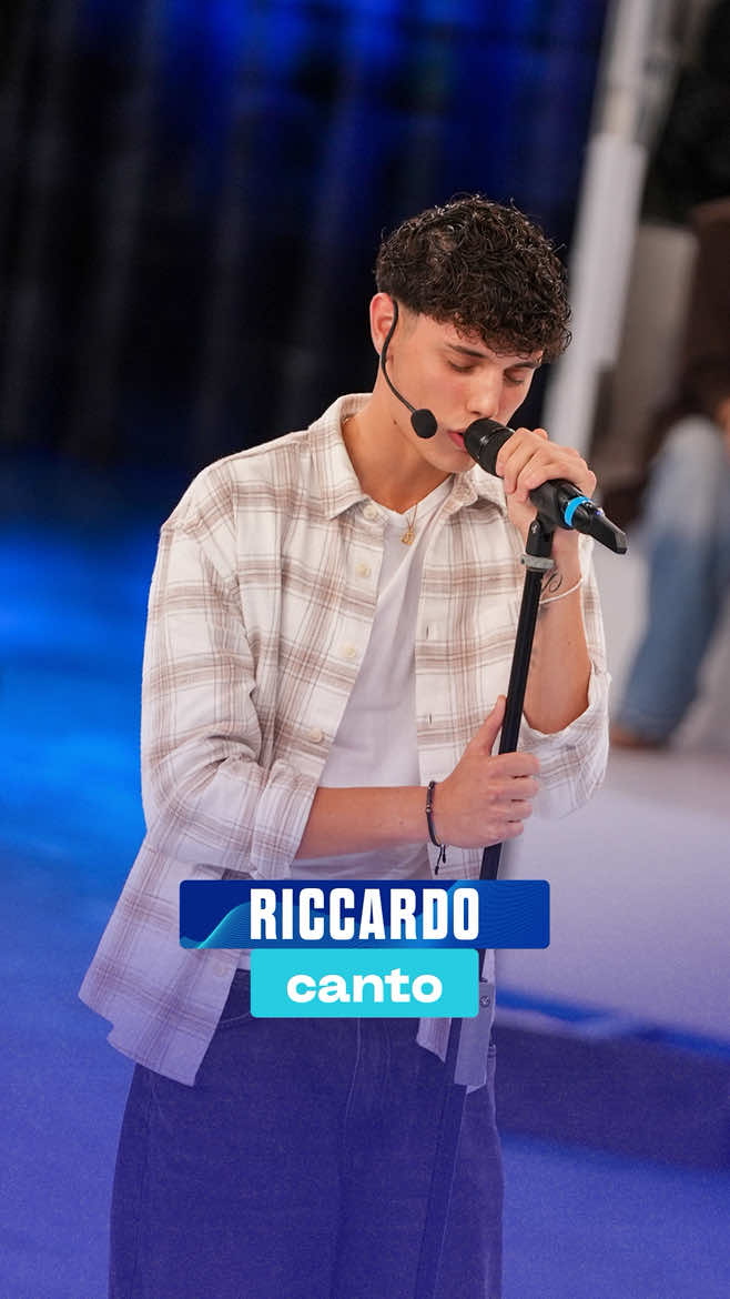 Nessun dubbio per il prof Zerbi, Riccardo è ufficialmente uno degli allievi di #Amici25! #davedere @riccardostimolo 