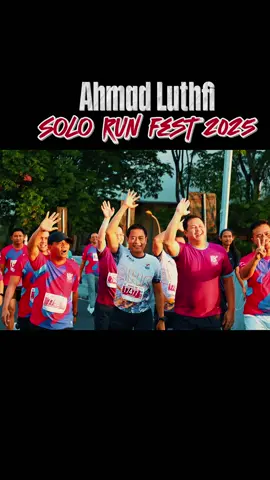 Solo Run Fest 2025 sukses digelar dan diramaikan oleh lebih dari 6.000 pelari dari berbagai daerah ,Kategori 5K dan 10K dipenuhi peserta dengan semangat luar biasa.Yang istimewa, Gubernur Jawa Tengah Ahmad Luthfi turut hadir melepas peserta dan ikut berlari bersama Wali Kota Surakarta Respati Achmad Ardianto di kategori 5K. Event ini tak sekadar ajang olahraga, tapi juga jadi wadah kebersamaan dan hiburan bagi masyarakat. 📍Start: Stadion Manahan 🏁 Finish: Taman Balekambang @Ahmad Luthfi #ahmadluthfi #tajyasin #jawatengah #solo #run 