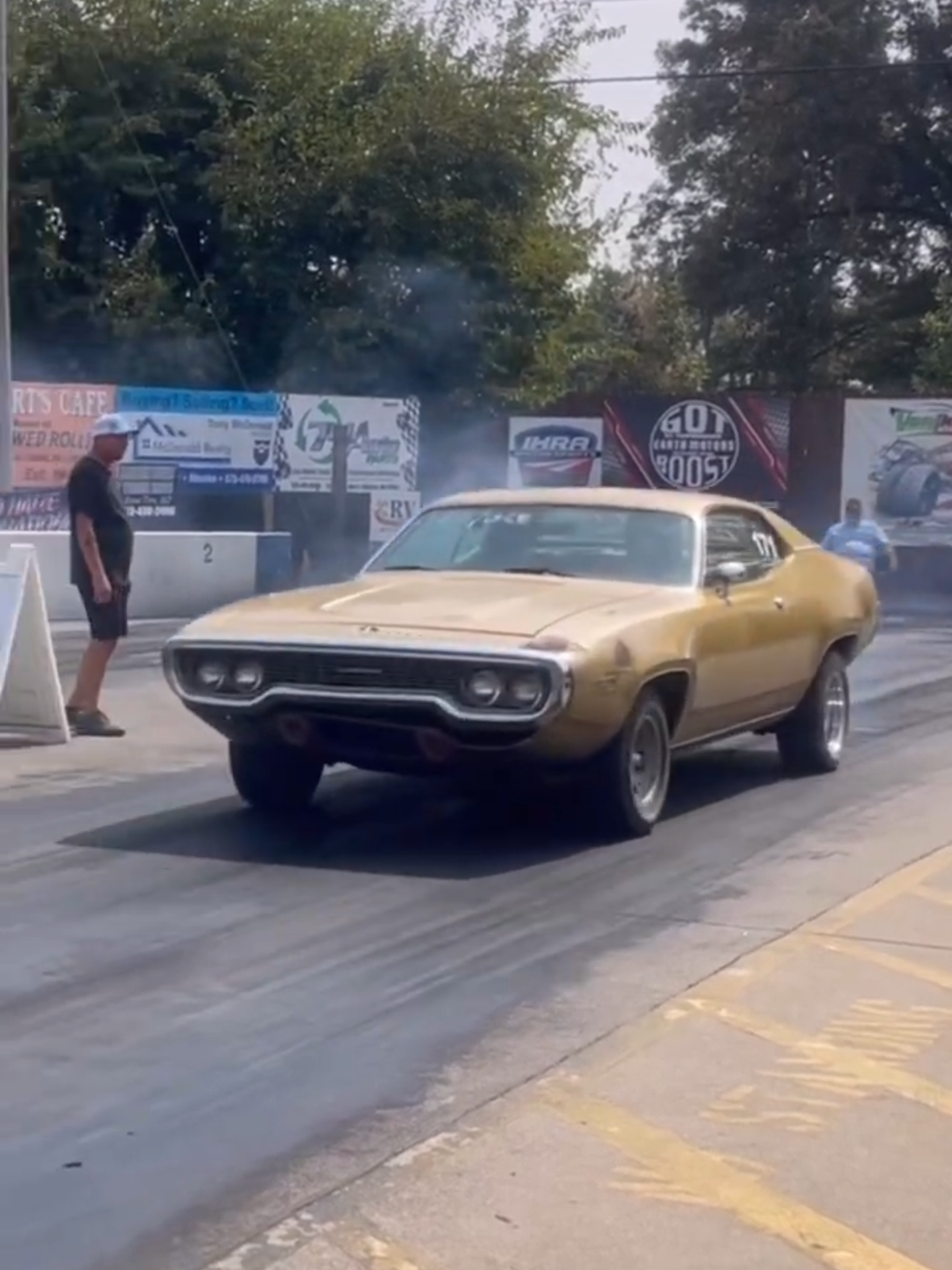 Screaming Small Block!  High Winding 318 4-Speed 1971 Plymouth Satellite Old School Burnout! #2hacksgarage #sendit #dragstrip #throttle #oldschool #nonamenationals #rpm #burnout #plymouth #mopar #moparornocar #smallblock #4speed