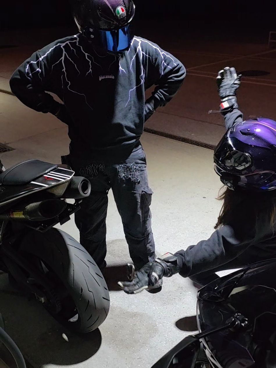 not gonna pay 💸 @4.Real #fyp #bikergirl #bikerboy #bike #motorcycle 
