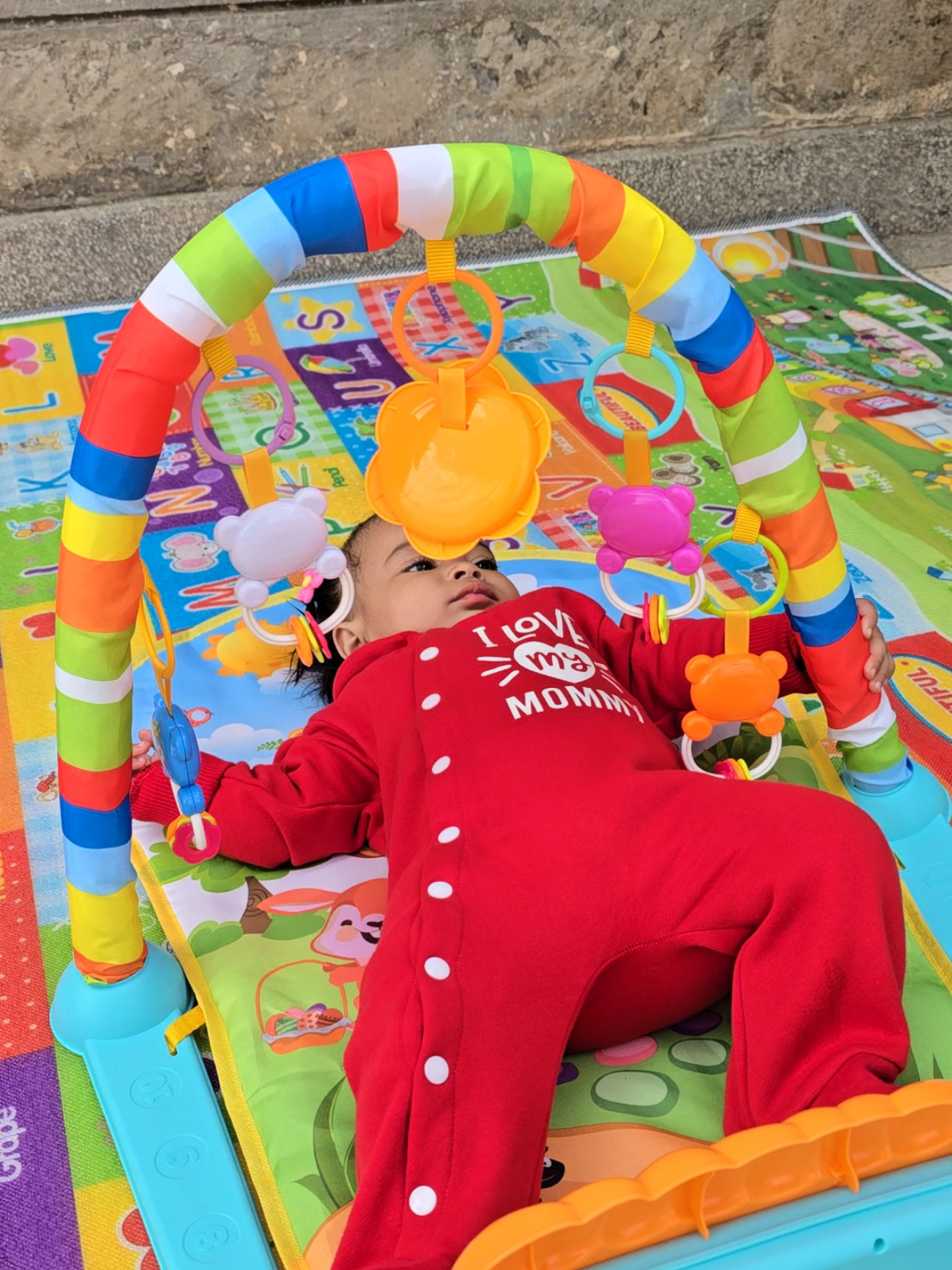 🎹 Kick, play, and giggle! Little feet making sweet music on our Piano Playmat. Perfect for tummy time & playtime. 💕 #pianoplaymat #playmat #babyplay #babyactivities #nilababyshop 