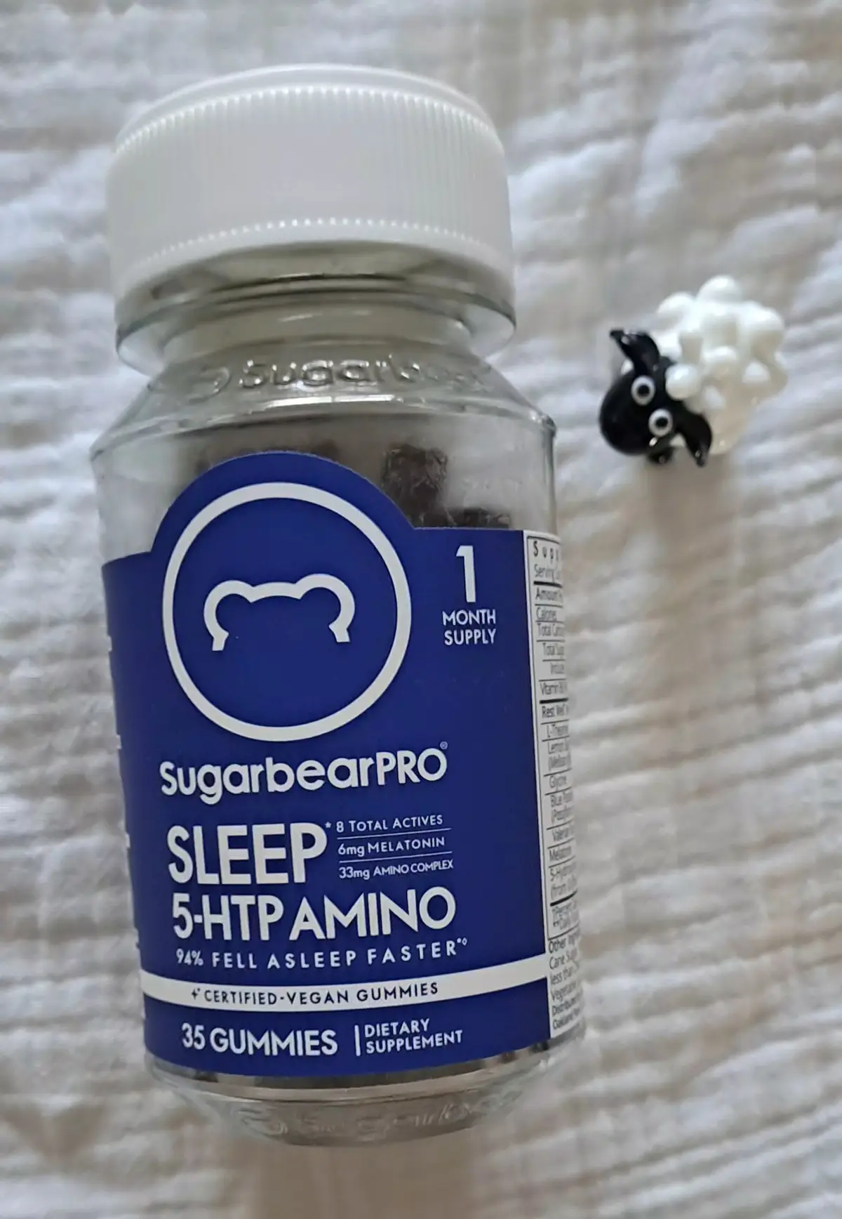 Bonjour, cela fait deux semaines que mon petit mari teste Sleep 5-HTP Amino de SugarbearPRO.  Pour rappel : 😴 Ce sont des gummies pour retrouver le sommeil. Elles sont : ✔️ Certifié végétalien – Fabriqué avec des ingrédients à base de plantes ✔️ Jamais testé sur les animaux ✔️ À base de mélatonine - 6 mg pour favoriser un sommeil plus rapide et plus réparateur ✔️ Complexe d'acides aminés, de la racine de valériane, mélisse, L-théanine et glycine ✔️ Seulement 1 g de sucre et 10 calories par bonbon gélifié ✔️ Sans gluten, sans noix, sans gélatine, sans produits laitiers ✔️ OU Certifié Casher et Halal ✔️ Gummies doux, délicieux et faciles à mâcher Il est ravi de ces gummies. Il en prend une 1/2 h avant de dormir et il dort une nuit complète. En plus, au réveil, il est  bien reposé. Grâce à ces gummies ses nuits sont réparatrices et reposantes.  Merci @SugarbearPRO #sugarbear pour ce produit efficace et naturel.  Je vous présenterai bientôt mon 2e produit SugarbearPRO. .