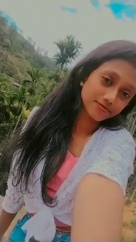 ඇත්තටම,  මං ආදරේ කරපු තරමට මට කවුරුවත් ආදරේ කරේ නෑ..❤️‍🩹🥀 #badullasrilanka #ninearchbridge #travelsrilanka #9archbridge #ellasrilanka 🌸🍃👀 