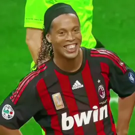 Legend Ronaldinho #skills #football #ronaldinho 