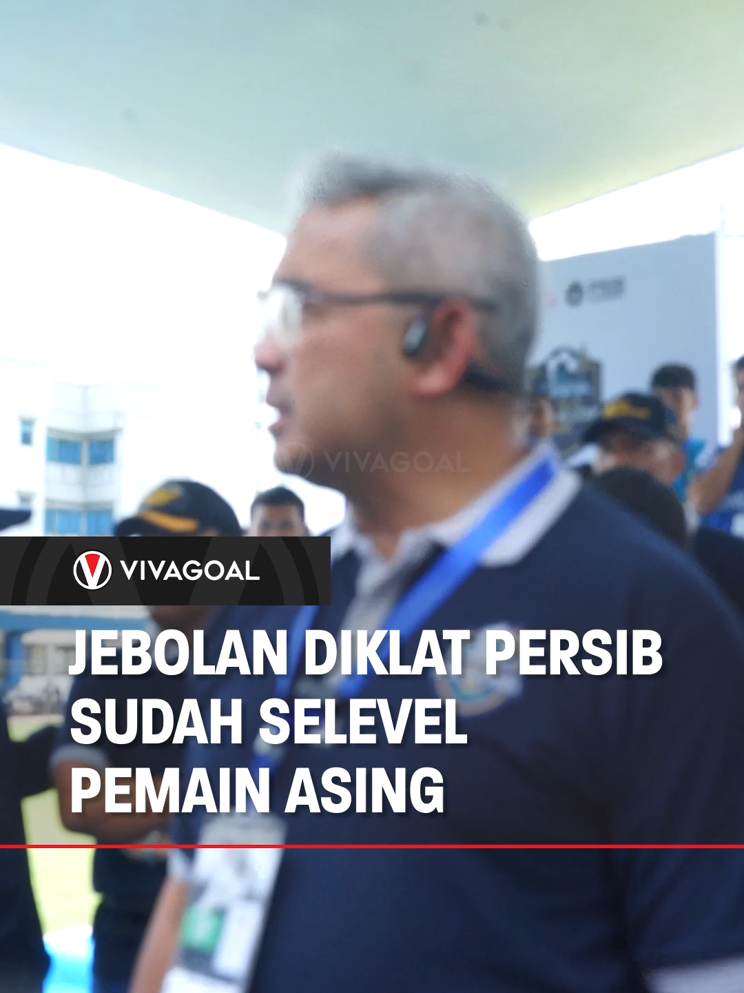 Wali Kota Bandung, Muhammad Farhan mengatakan jika pemain binaan diklat Persib bisa bersaing dengan pemain asing Maung Bandung saat ini. Pemain seperti Beckham Putra dan Febri Hariyadi yang asli jebolan diklat Persib dianggap sudah selevel pemain asing Persib. Setuju dengan pendapat Muhammad Farhan, Vivamania?🤔 #persib #bobotoh #persib #vivagoal