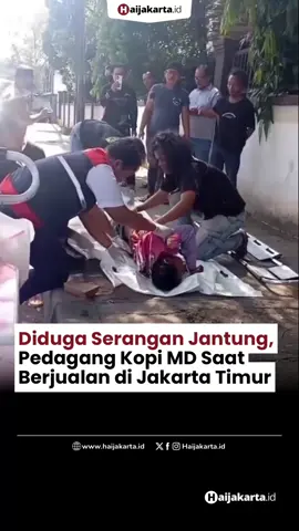 Seorang pedagang kopi keliling meninggal dunia saat berjualan di Jl. Laksamana Malahayati, Cipinang Besar Selatan, Jatinegara, Jakarta Timur, Minggu (28/9/2025) sekitar pukul 13.30 WIB. Peristiwa itu terjadi tepat di depan kantor KKDM arah Mall Cipinang. Warga yang berada di lokasi menyebut pedagang tersebut diduga mengalami serangan jantung mendadak. Jasad pria tersebut kemudian dibawa ke rumah sakit terdekat untuk pemeriksaan lebih lanjut. 🎥: durensawit.info . . . #Haijakarta #Haijakartaid #JakartaTimur #Jatinegara #Cipinang   