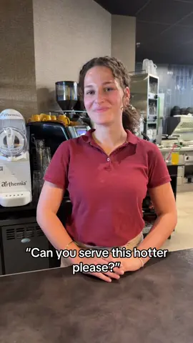 pov: wanneer je niet merkt dat er geflirt wordt met je #josefinehellevoetsluis #horecabelike #horeca #pov #restaurant 
