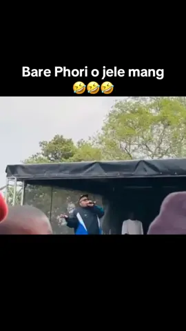 “Bare phori o jele mang”?🤣🤣🤣aiii this fellow mara South African is a movie #gmashego #vut #vaaltiktok #uncoolmc #dj 