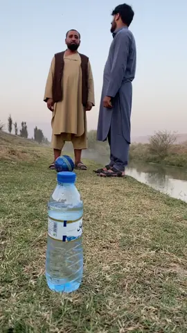 شما هم تجربه کدین این کار ؟#کمیدی_افغانی🤗😂 #ماما_پهلوان #ویدیوخنده_دار 