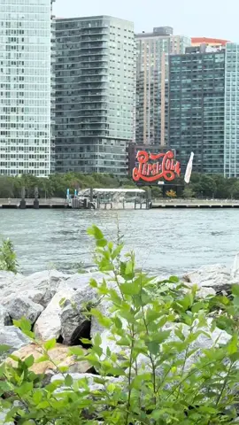 Showing off some historical landmarks 🌆❤️🕷️🕸️ #madameweb 