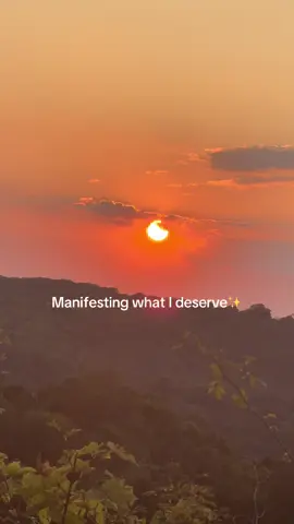 Manifesting what I deserve✨  Jesus please ✨🌻