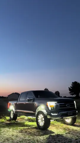 #trucktok #leveledon35s #fordsfinest #lariat #bubba 