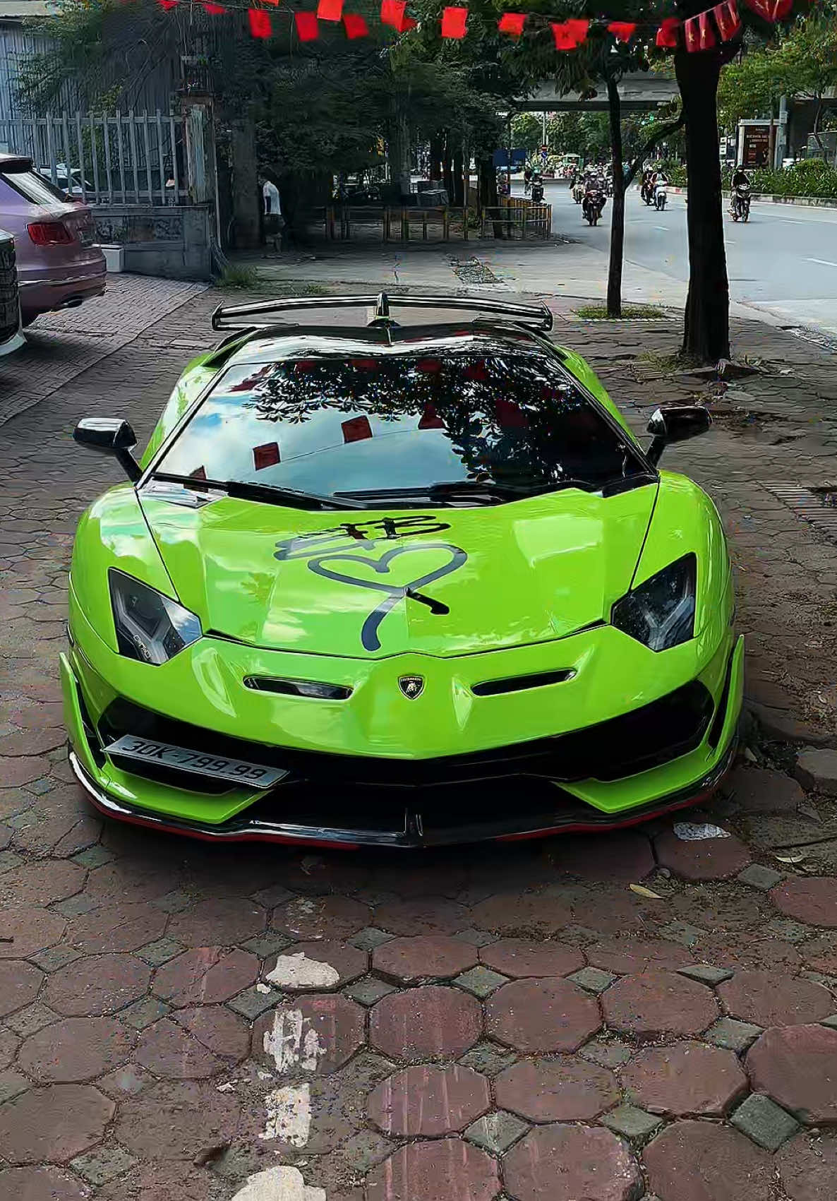 Lamborghini Aventador quá nổi bật trên phố #lccar #khoalccar #reviewxe #lamborghini #aventador 