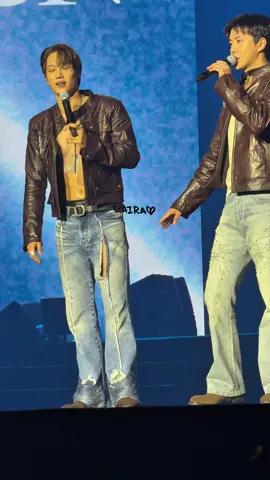 jongin ripped his pants again 😭  #KAI_KAION_ENCORE_DAY3 #카이온_마침표_우린늘이곳에 #KAI #카이 #SEHUN 