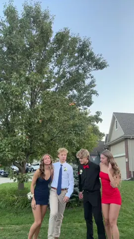 They had a lil too much fun holding hands… @KOLAR @Brystol @Reidgreen23 #freshman #hoco 