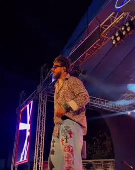 ශාන් පුතා 😚🤍 #මතුගම  #බොම්බේ_live_in_concert_2025  @SHAN PUTHA 